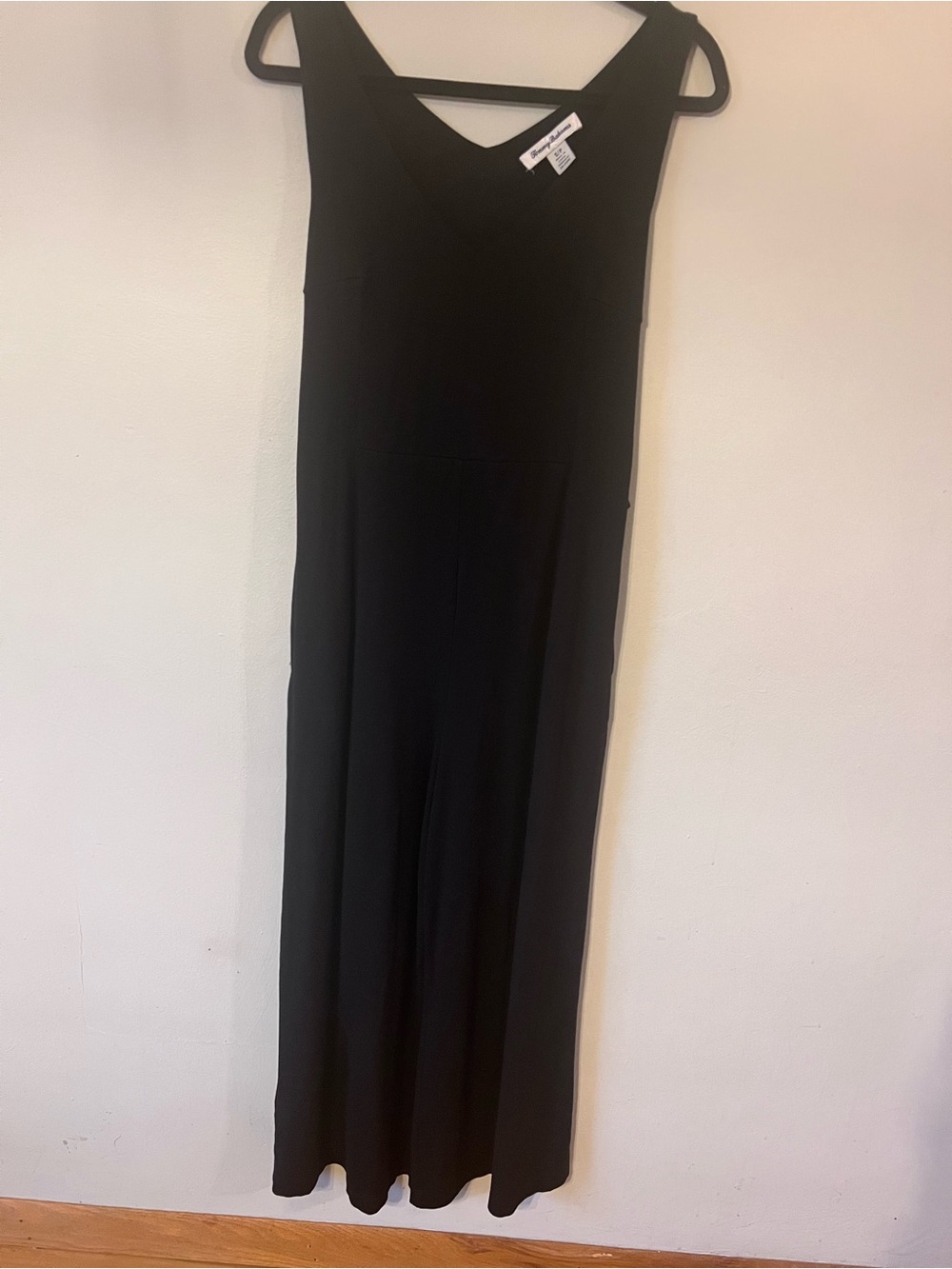 Tommy Bahama Black Sleeveless V-Neck Pant Suit